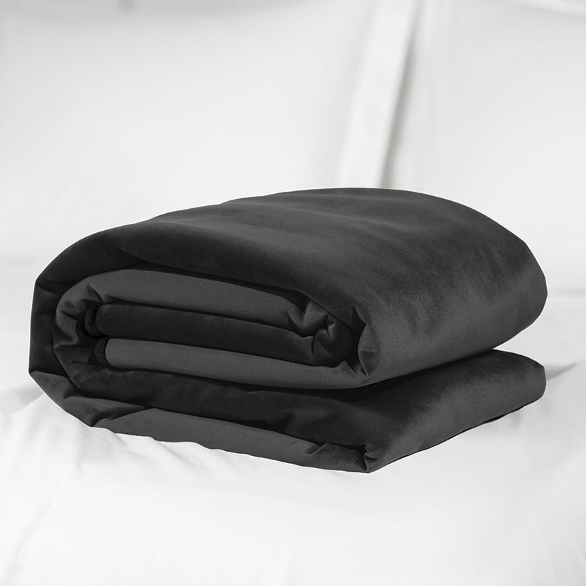 The Liberator Fascinator Travel Throw Velvish-Black is a luxurious, soft, and durable velvish travel throw perfect for trips, picnics, camping, or lounging. Compact, easy to pack, and gentle on the skin, it keeps you warm and cozy in any setting. Stylish..